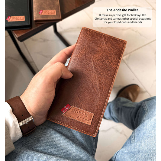 Rustic style wallet with zipper pocket and cash compartments