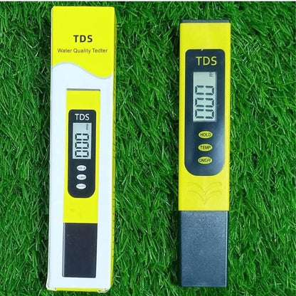 Compact water quality testing pen with digital display