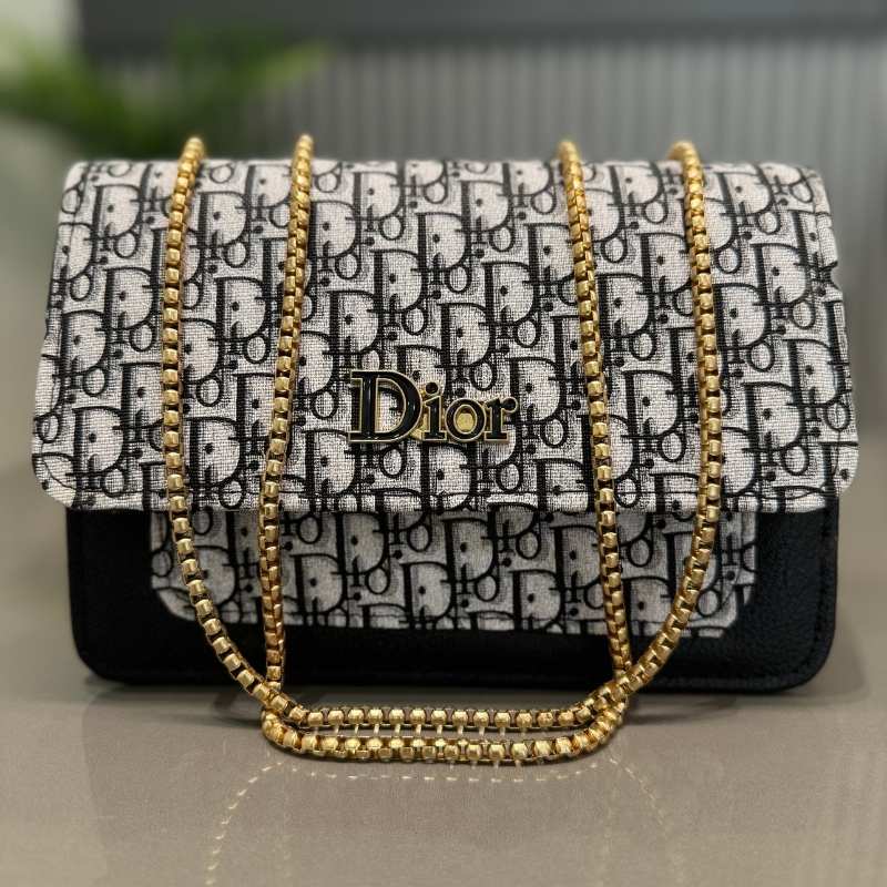 GrabitPK Stylish Women's Handheld Clutch for Formal Occasions