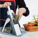 Safe blade vegetable slicer for home cooking