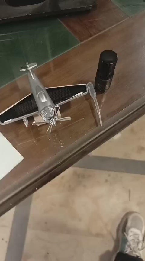 Solar energy airplane fragrance diffuser with rotating propeller