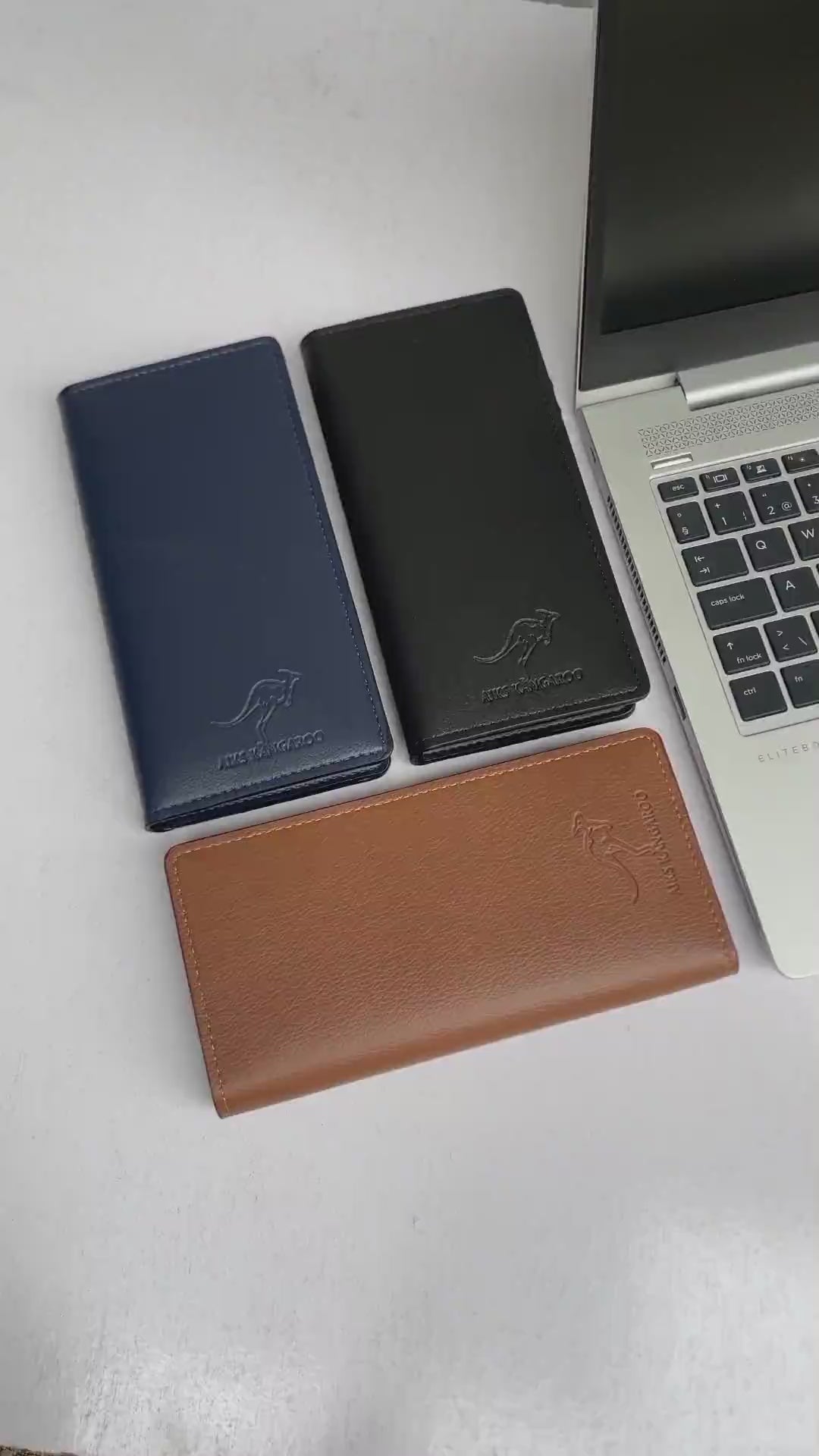Kangaroo slim wallet in black with premium finish